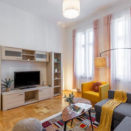 Cozy Home By Bella In The Heart Of Budapest Luaran gambar