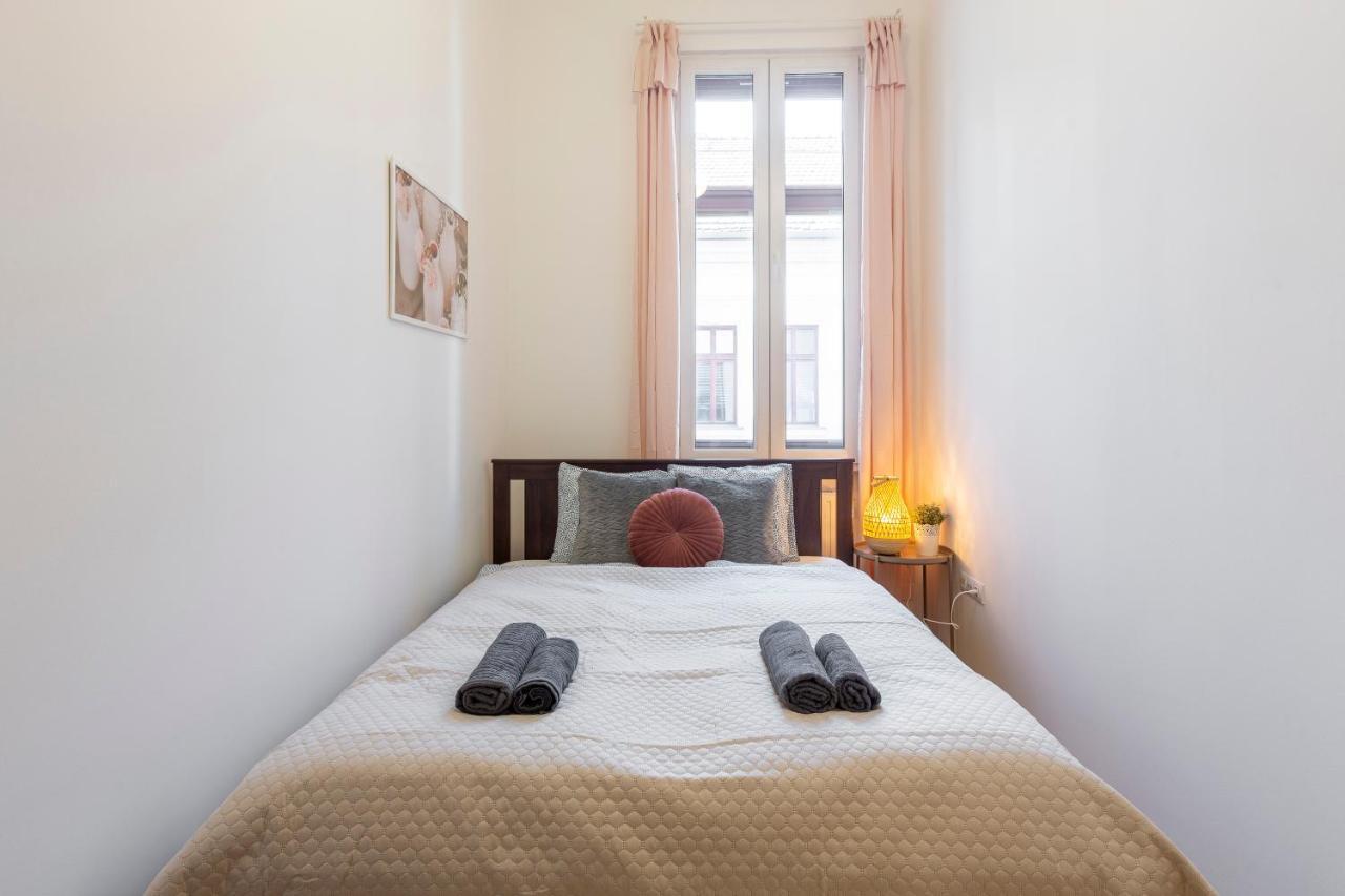 Cozy Home By Bella In The Heart Of Budapest Luaran gambar